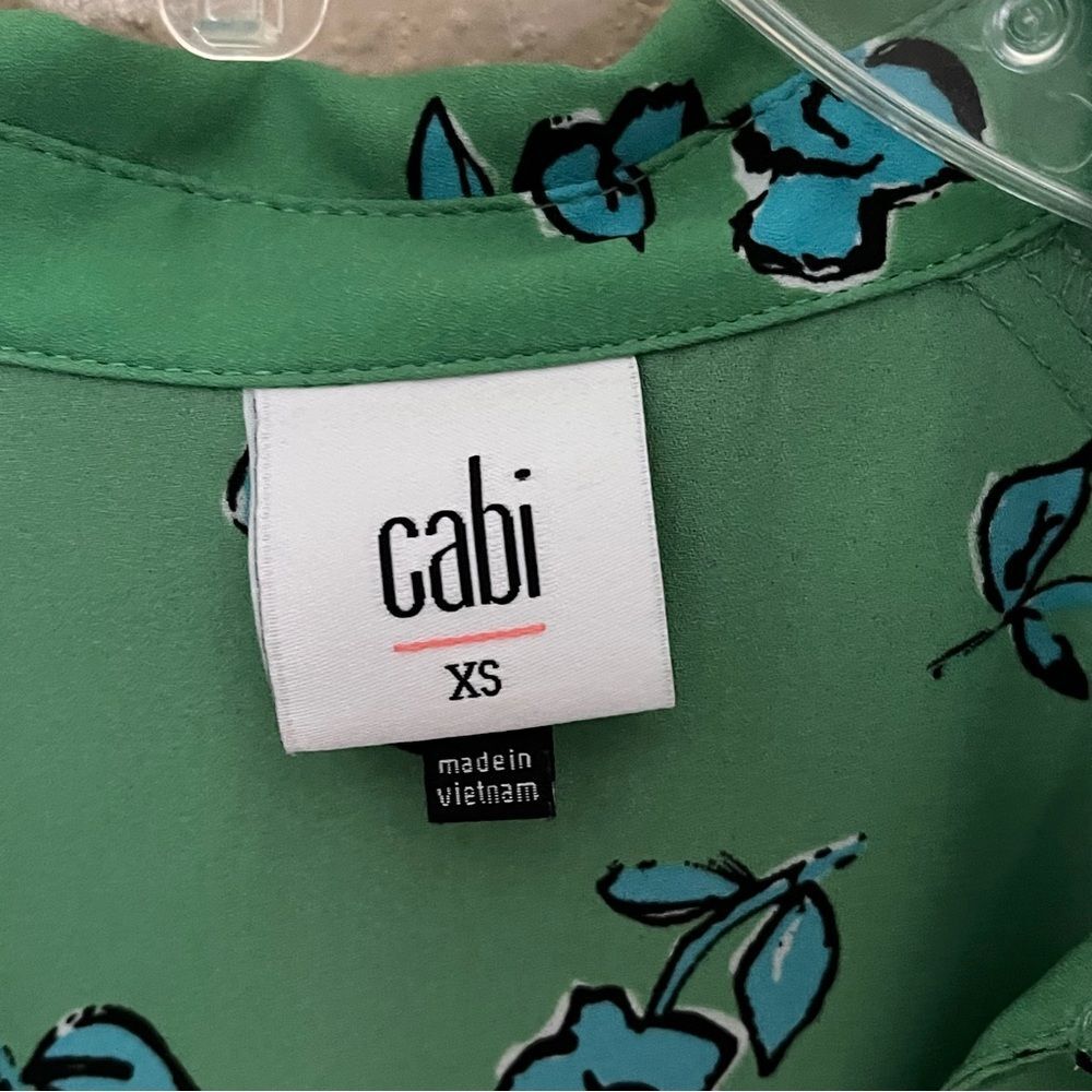 CAbi Go To Green/Blue Floral Button Down Blouse 5891 Shirt Top Size XS - Picture 4 of 10